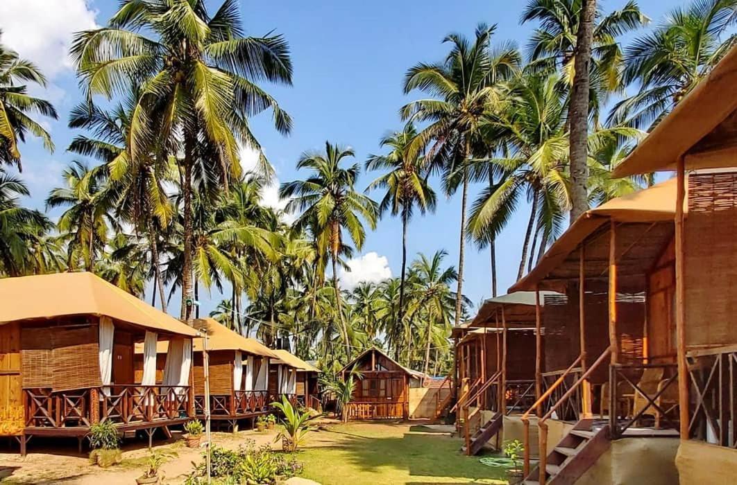Hotel Big Fish à Canacona Extérieur photo